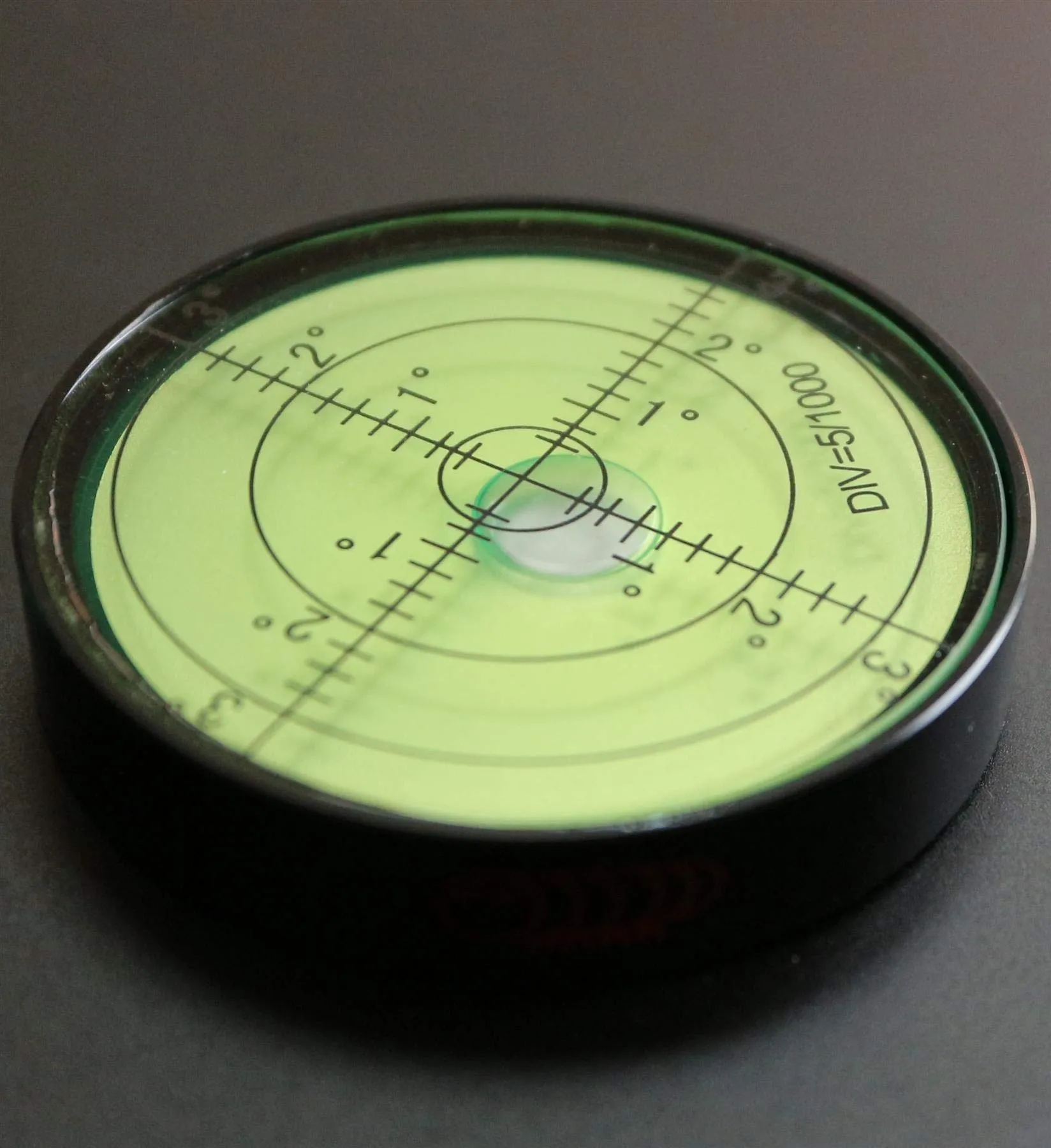 Magnetic Metal Large Spirit Bubble Level 60mm Diameter, 2 23/64, Degrees, Circular, Surface Level - Metal Housing, Bulls Eye Bullseye Vial Round, Green/Black